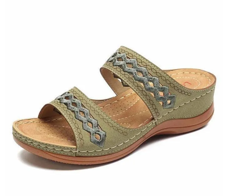 Lightweight Non-Slip Slippers with Car Line Design for Women