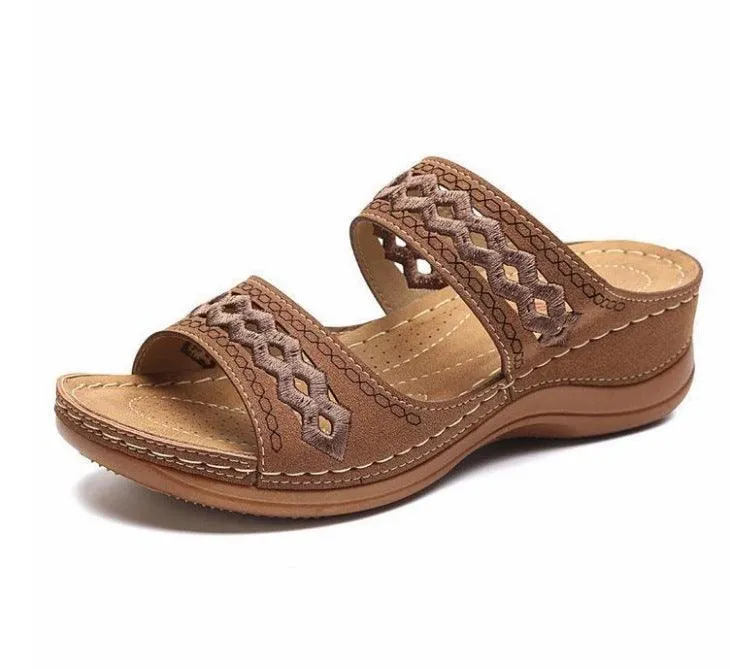 Lightweight Non-Slip Slippers with Car Line Design for Women